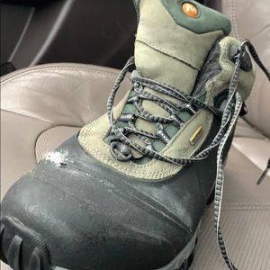 Shoelace. Boot with hole not for sale. Just lace.